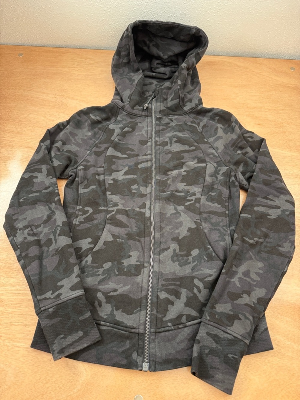 lululemon athletica Women's Charcoal Camo Full-Zip Hoodie